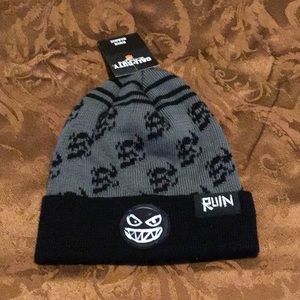 Ruin Call of Duty beanie NWT